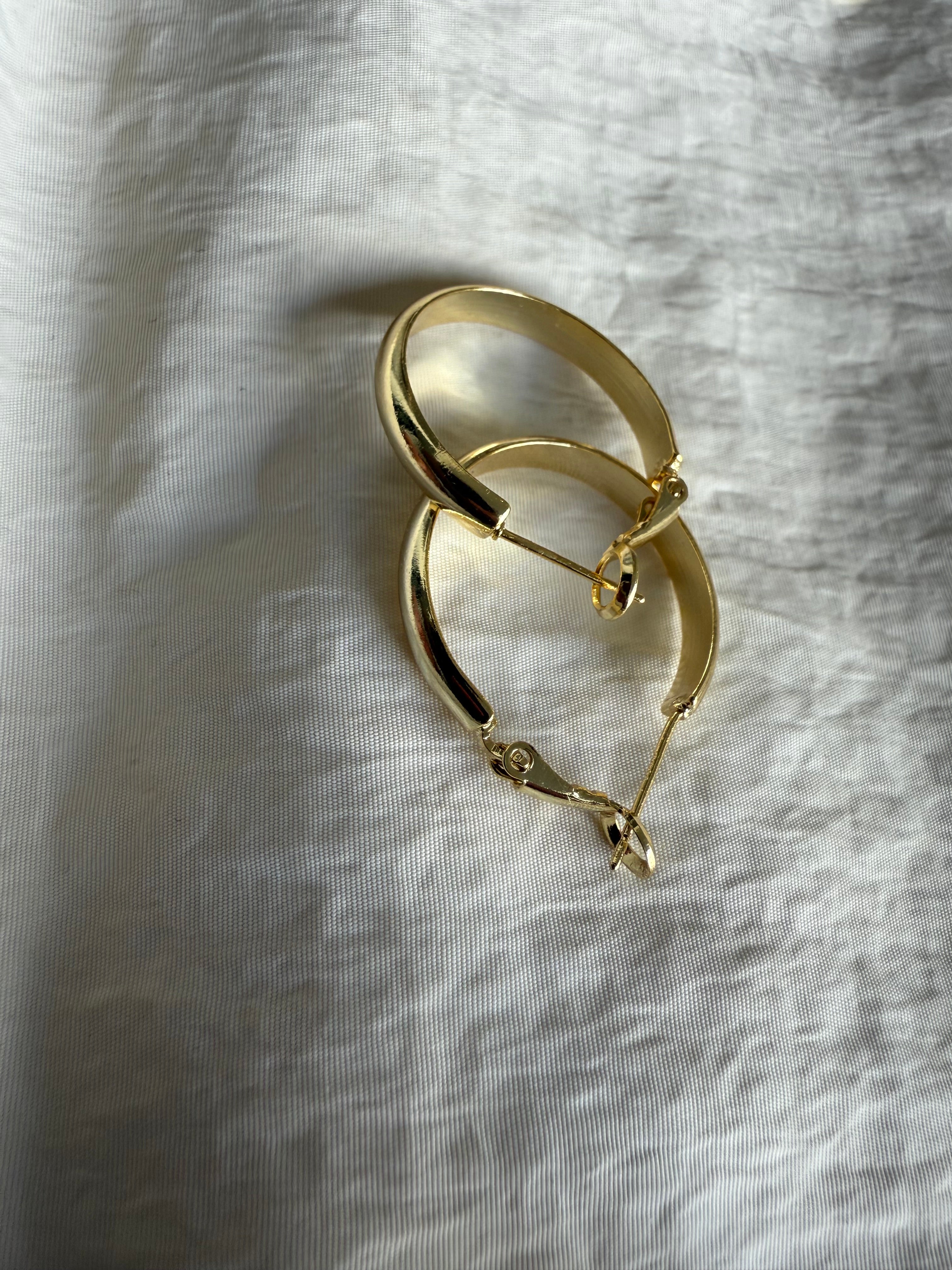 Simple Gold Hoop Earrings (24mm / Silver925 Post)