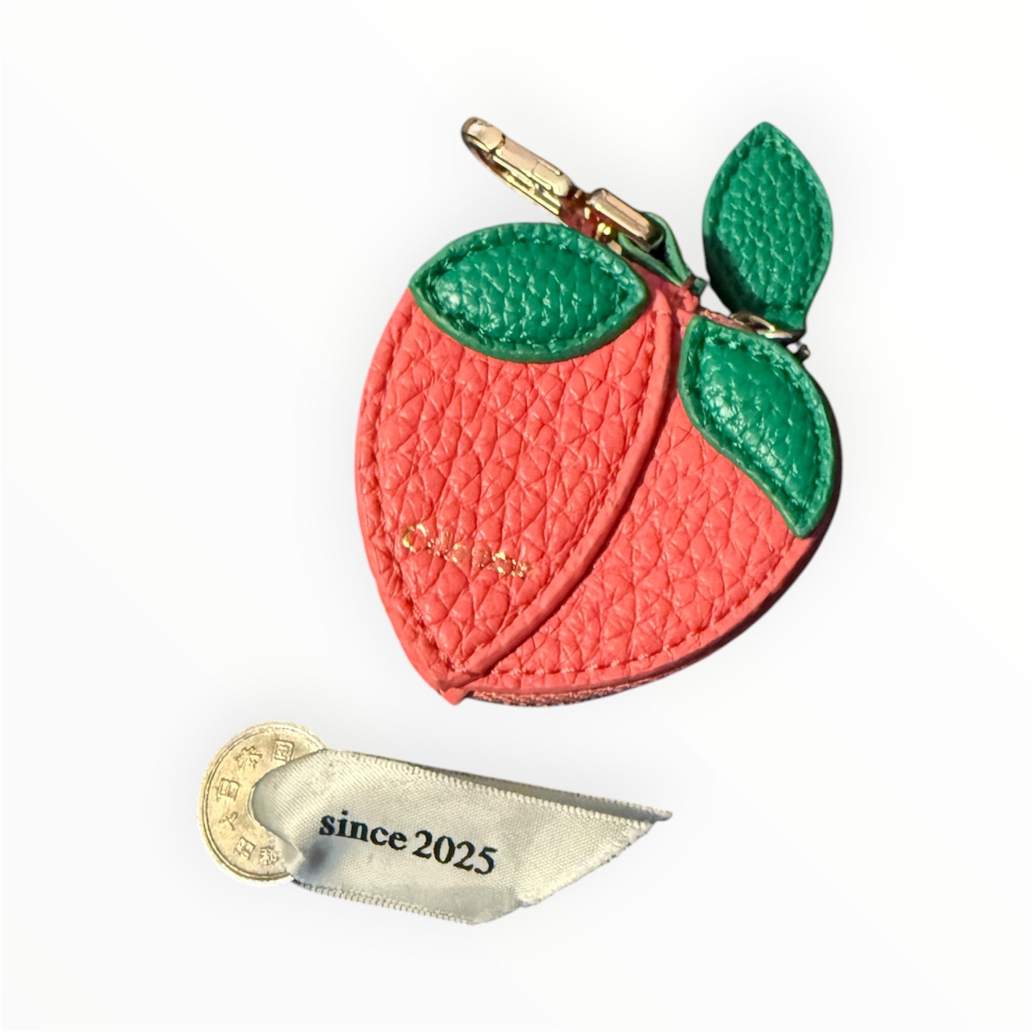 Celoume Fruit Coin Purse – Peach (Regular Size)  （セ・ルー・ム フルーツコインパース ピーチ〈レギュラー〉）